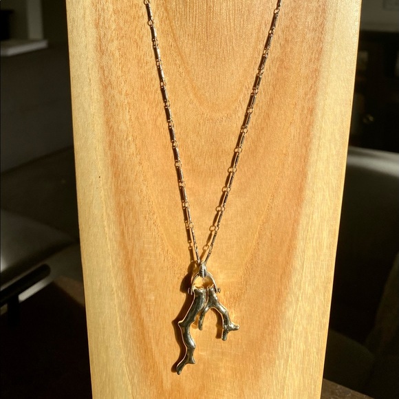 Stella & Dot Coral Necklace Silver - Picture 2 of 5